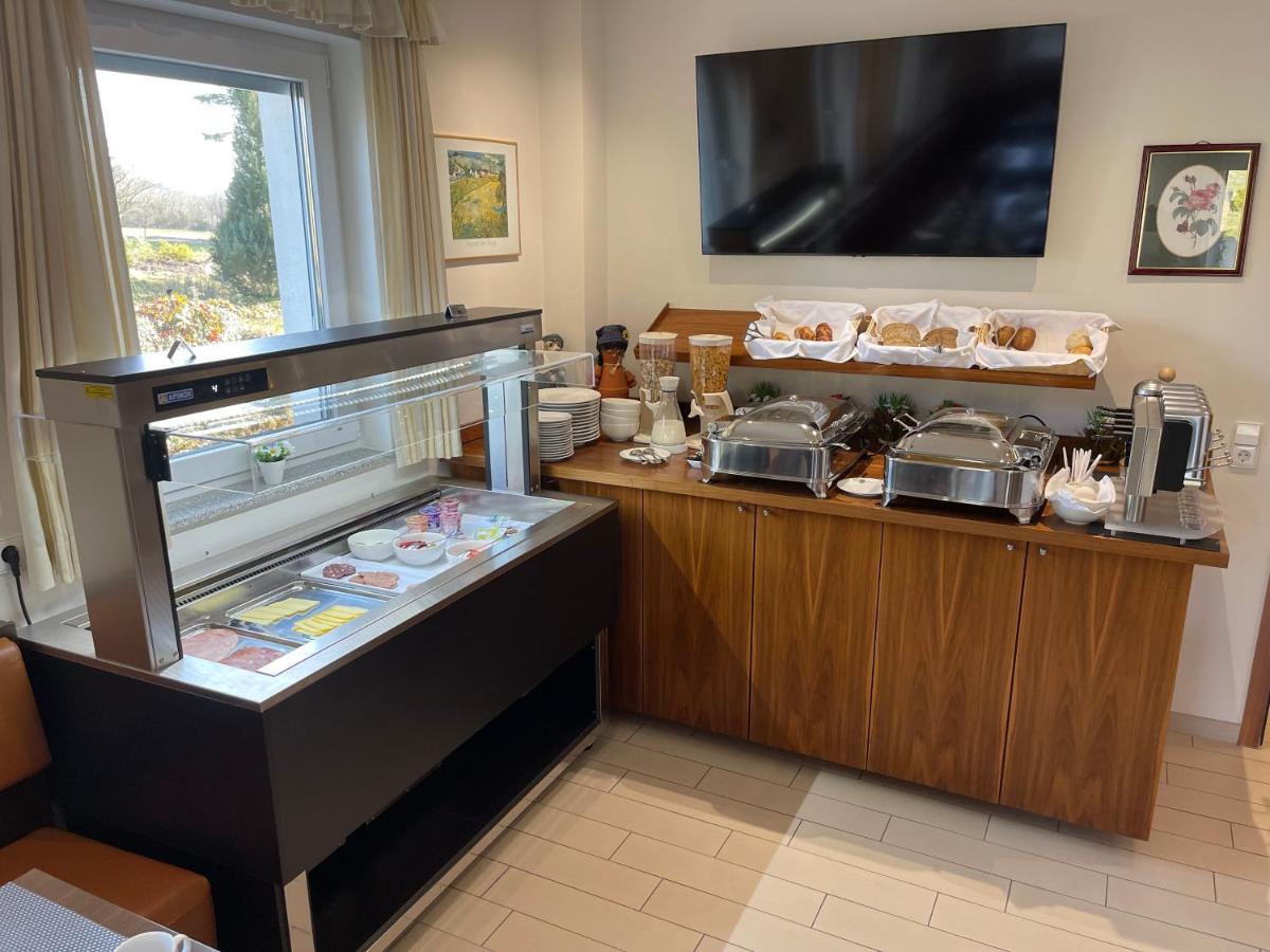 Land-Gut-Hotel Am Ring Meuspath Eksteriør bilde