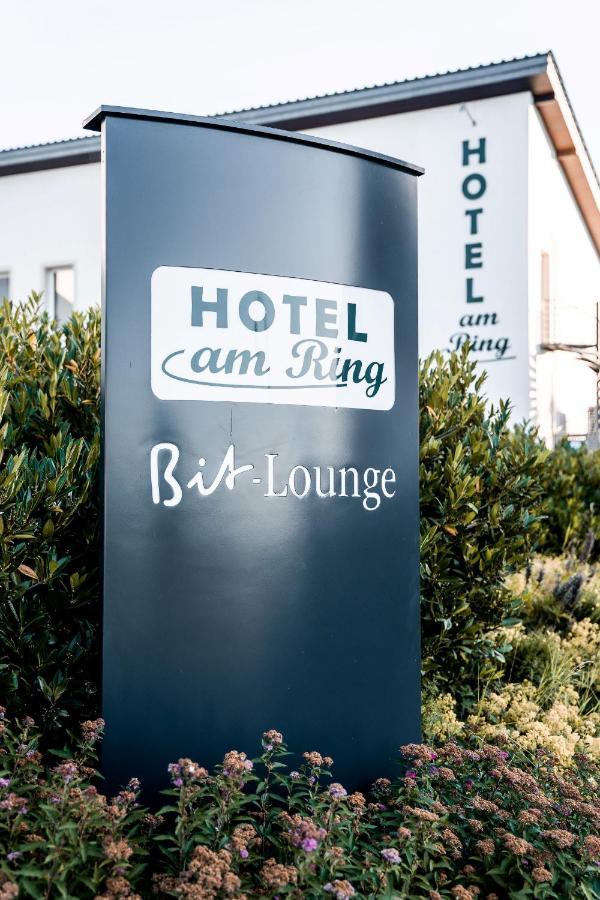 Land-Gut-Hotel Am Ring Meuspath Eksteriør bilde