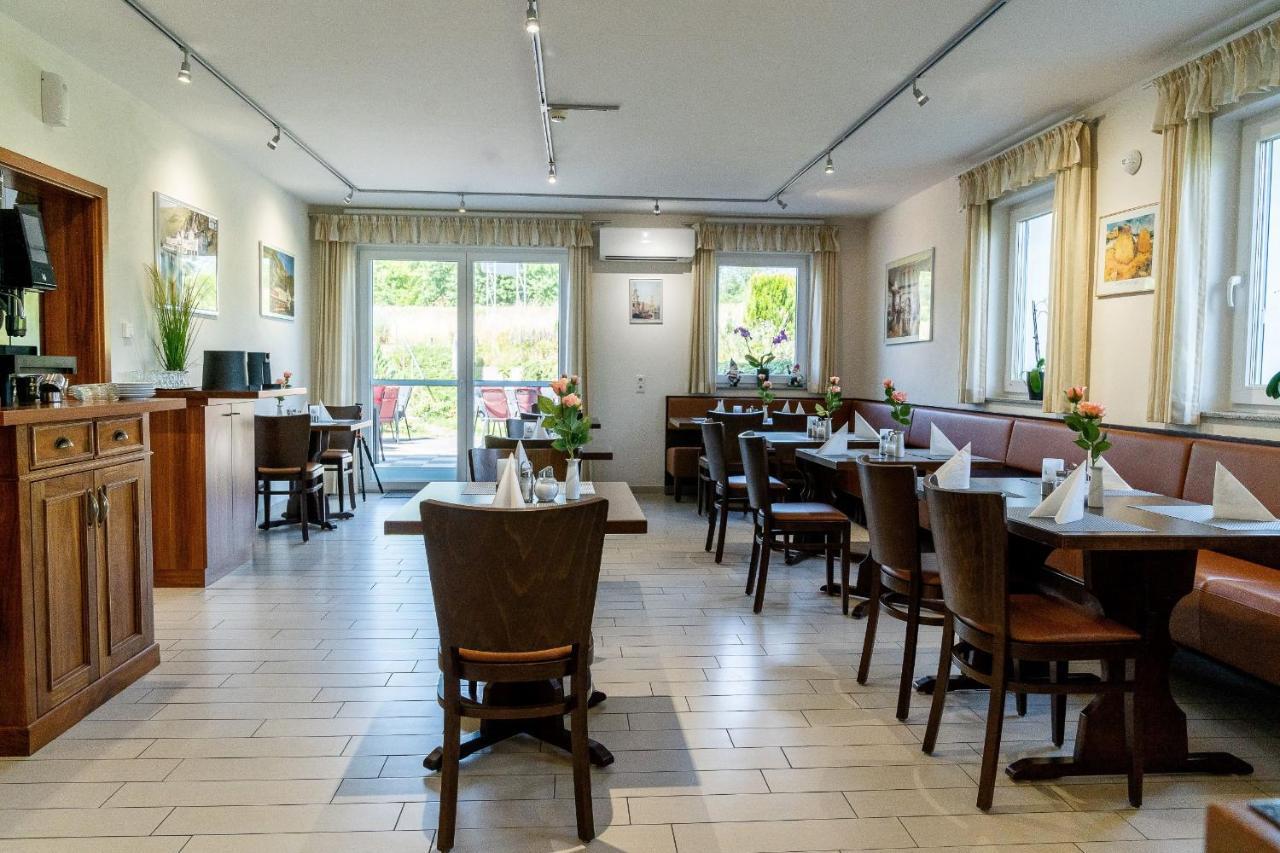 Land-Gut-Hotel Am Ring Meuspath Eksteriør bilde